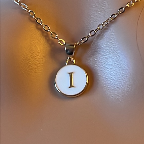 I Letter Necklace - Picture 4 of 4